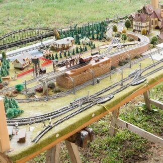 Installation de chemin de fer miniature echelle N (sans trains!)