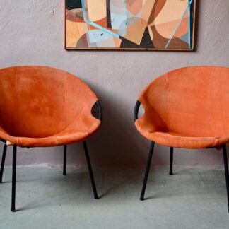 Paire de Fauteuils ballon lounge en cuir et métal design vintage scandinave