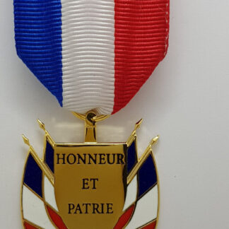MEDAILLE PORTE DRAPEAU 3 ANS