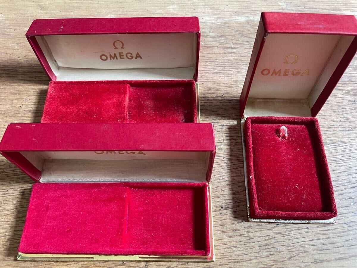 VINTAGE AUTHENTIQUE OMEGA Speedmaster Seamaster boîtier de montre rouge lot d...