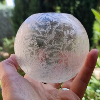 ANCIEN PETIT GLOBE EN VERRE EFFET GIVRÉ MEULÉ POUR LAMPE ART DÉCO