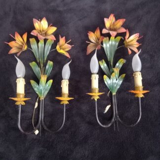Paire appliques anciennes lampes XX tôle Fer Fleurs Lys vintage 20ème
