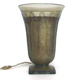 BELLE LAMPE CORNET ART DECO EN VERRE MOULÉ FUMÉ DLG VERLYS