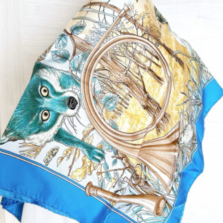 Foulard vintage HERMES Carre 90 en soie "Chasse Au Bois" par Carl de...