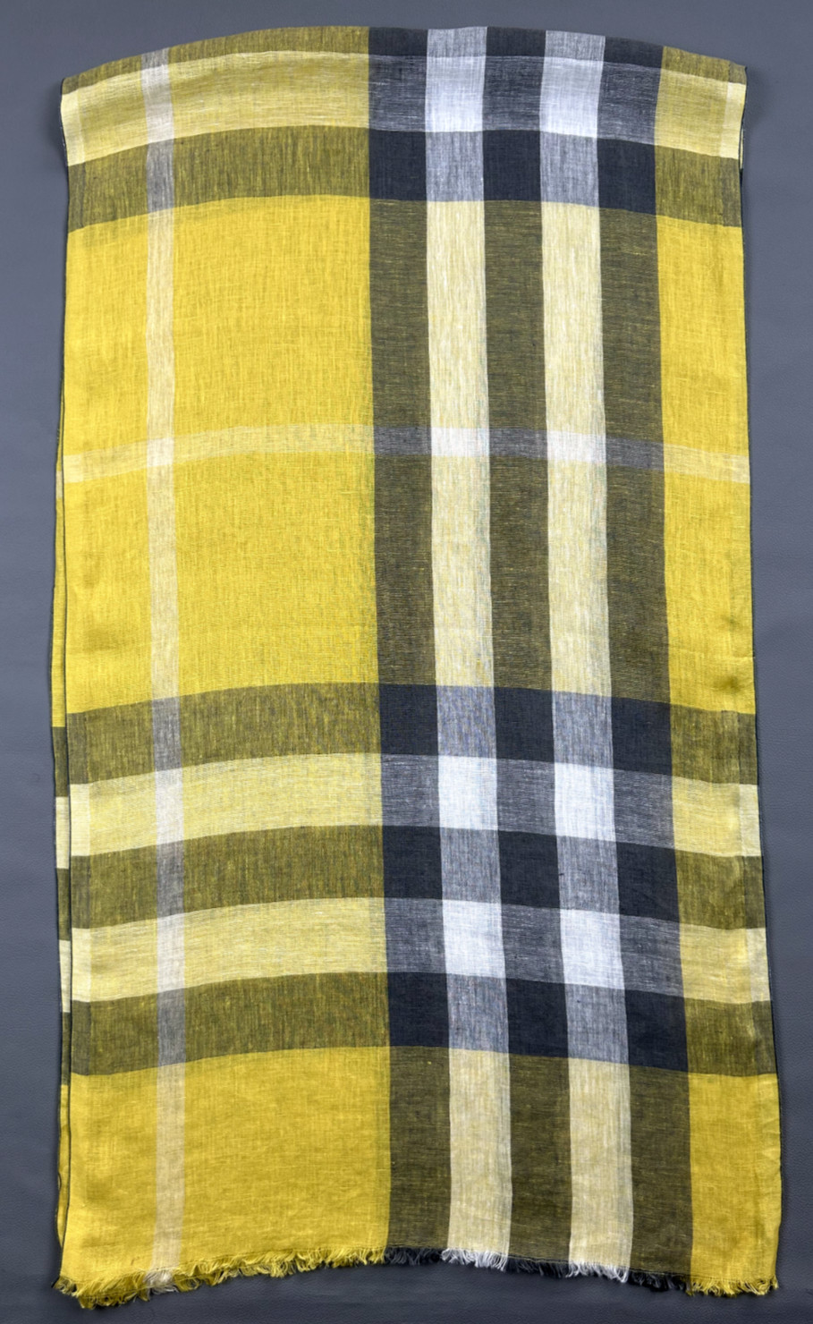 Magnifique écharpe vintage " BURBERRY "