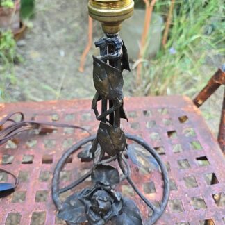 Pied de lampe art déco en fer forgé Décor Floral de Rose et Feuilles