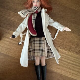 Poupée Barbie de collection Burberry Collector Edition limitée Certificat inclus