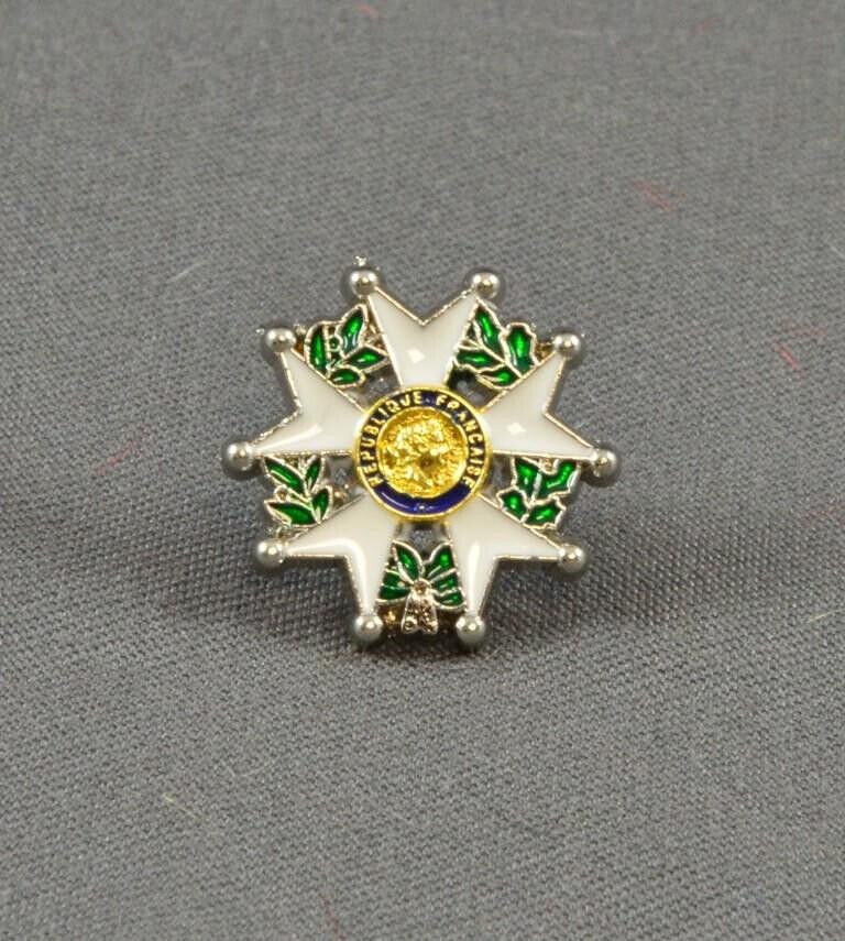 Pin's Boutonnière LEGION D'HONNEUR Chevalier