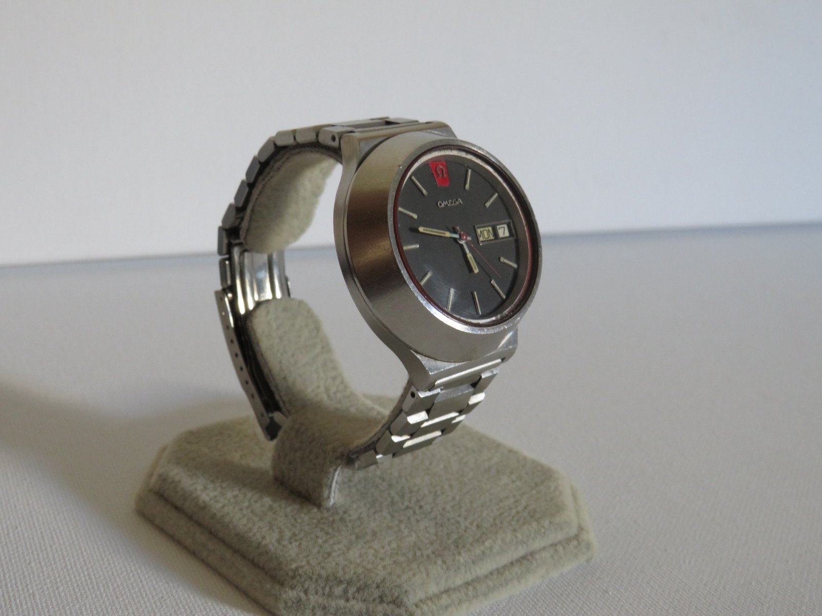 ***omega seamaster electronique f300 hz vintage***