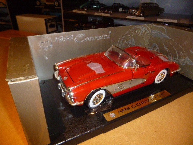 CHEVROLET CORVETTE 1958 MOTORMAX 1/18