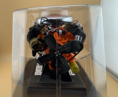 Dodge 426 V-8 Hemi Engine Block 1:6 Scale Car Motor Liberty Classics 84023 NIB