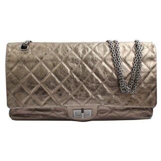 CHANEL Sac à bandoulière vintage 2.55 jumbo en or métallisé 11ème 40156024