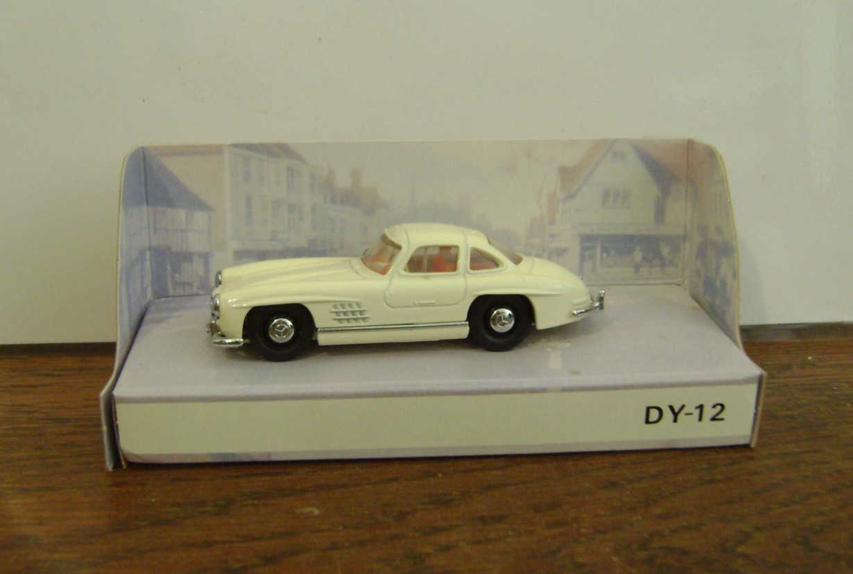 Voiture miniature 1/43 DINKY MATCHBOX - 1955 - Mercedes Benz 300 SL GULLWING
