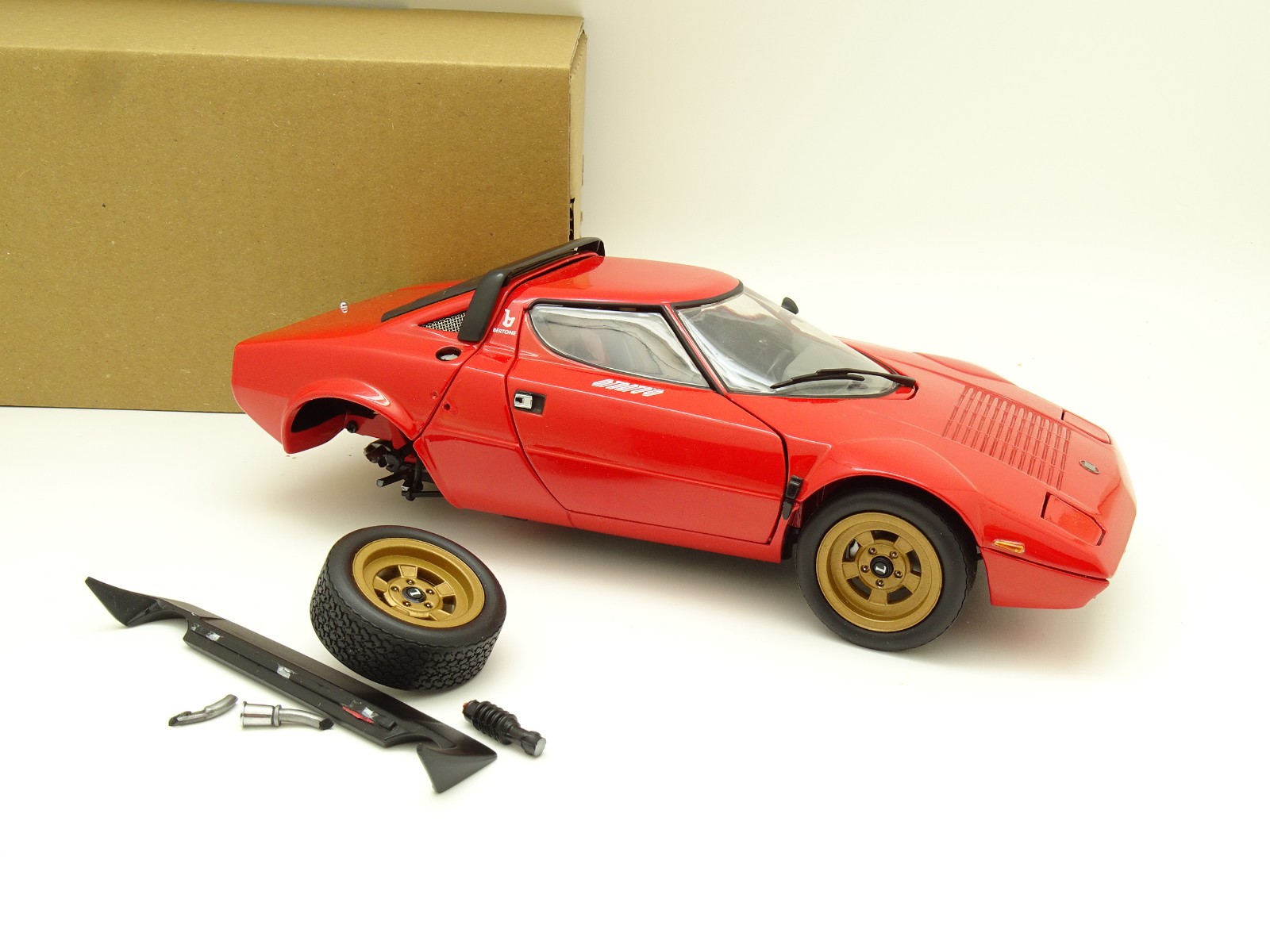 Kyosho SB 1/18 - Lancia Stratos HF Rouge