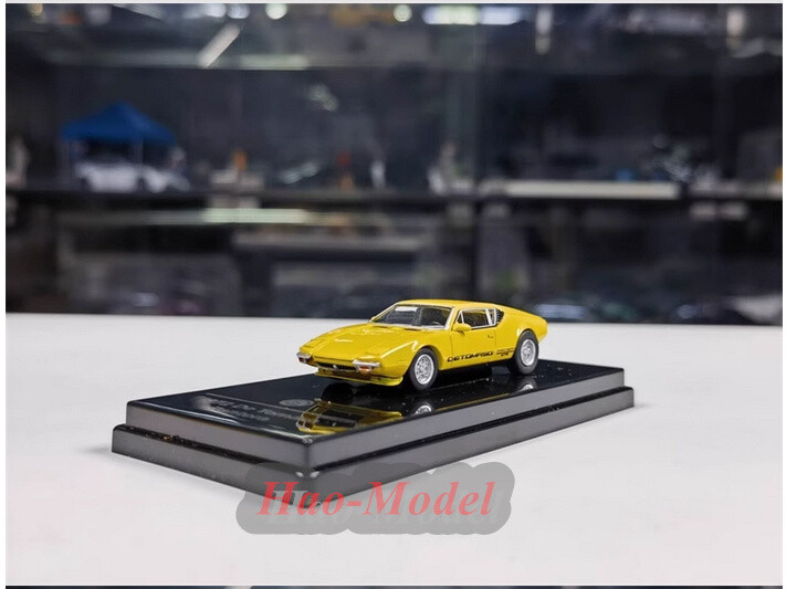 PARA 1:64 De Tomaso pantera 1972 Alloy Diecast Car Model Gift Ornaments Yellow