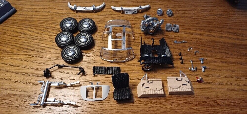 Pièces détachées : Burago 1/18 : PORSCHE 356 B 1961 voiture miniature