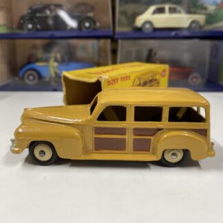 DINKY TOYS Réf. 344 Made In England - ESTATE CAR PLYMOUTH WOODY Très Bon État