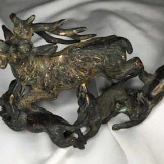# Superbe Bronze de Vienne Chien de chasse avec un cerfs  Fin XIXè Siècle