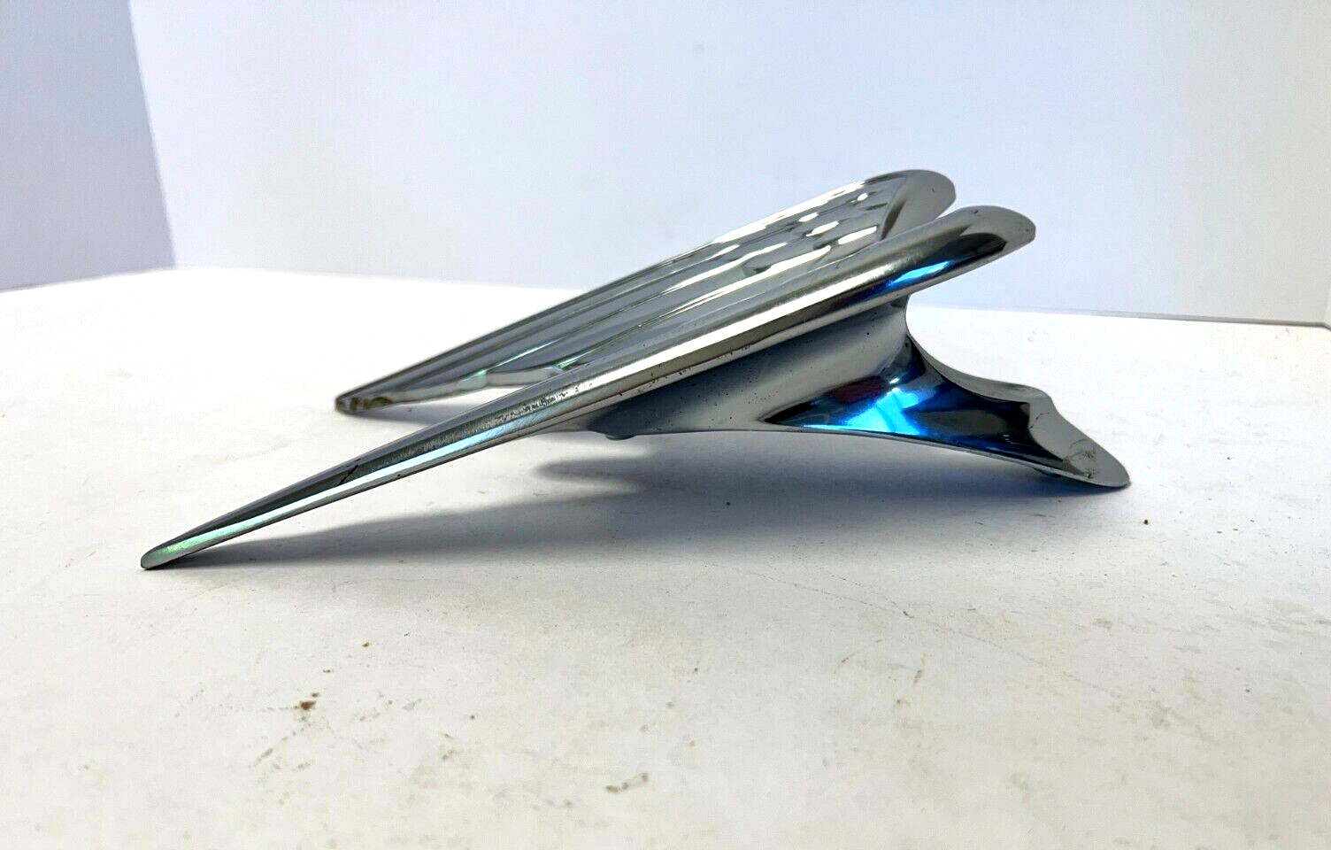 Ornement De Capot Chromé Chrysler Aile 1951-1952 1373207 NOS.