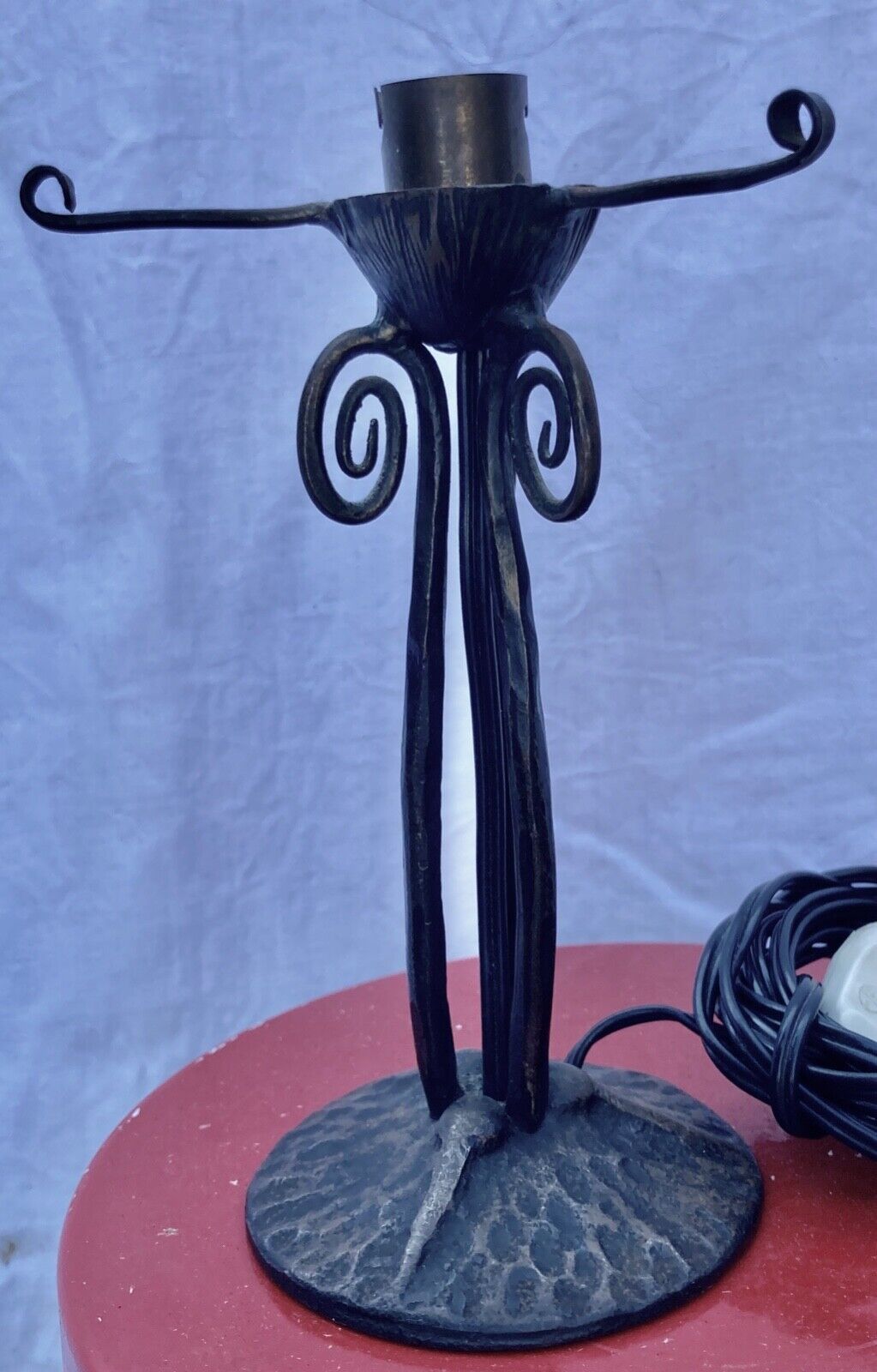 Lampe fer forgé Marcel Vasseur 1920, Art Déco. Période Daum Brandt, Kiss,N°1