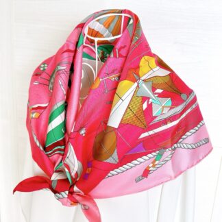 Foulard vintage HERMES Carre 90 en soie "Folies du Ciel" par Loic Dubigeon...