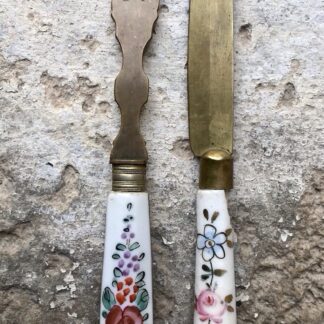 COUTEAU ET FOURCHETTE EN PORCELAINE SEVRES MEISSEN PARIS FIN XVIII 18eme