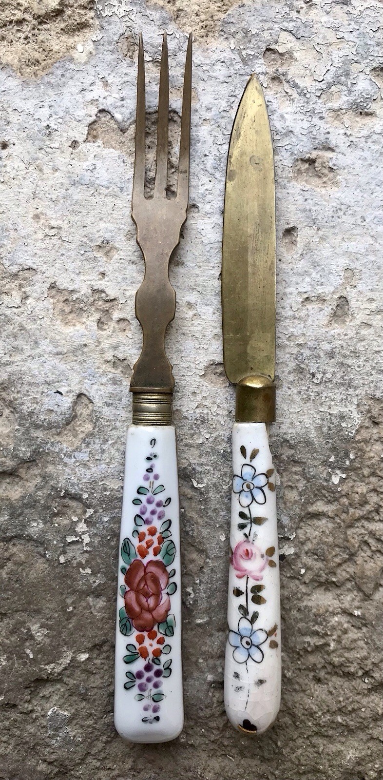 COUTEAU ET FOURCHETTE EN PORCELAINE SEVRES MEISSEN PARIS FIN XVIII 18eme