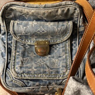 Pochette Denim Louis Vuitton Vintage 2005, Bon etat , Longue Bandoulière en Cuir
