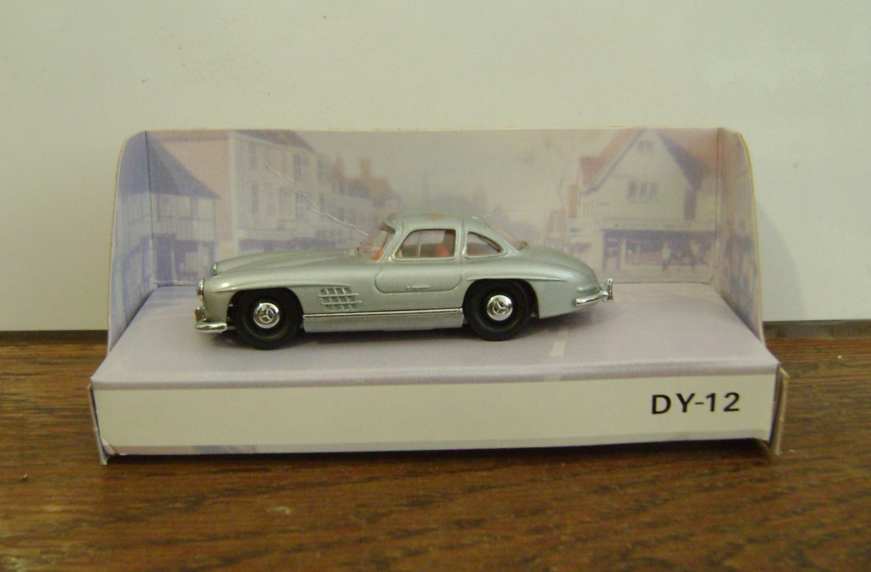 Voiture miniature 1/43 DINKY MATCHBOX - 1955 - Mercedes Benz 300 SL GULLWING