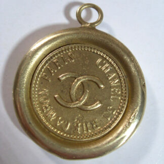 CHANEL PARIS- ancienne médaille d'étiquetage en bronze poli-collection -TBE