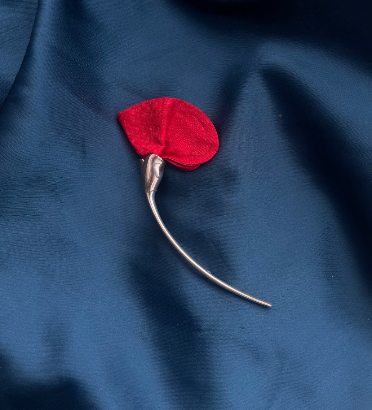 Tiffany & Co par Elsa Peretti - Broche Amapola - Soie rouge & Argent 925