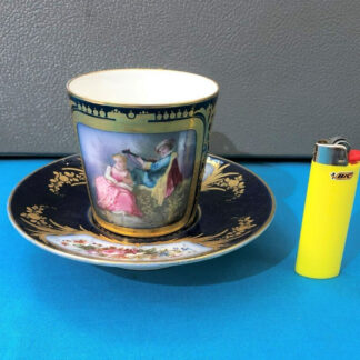 grande tasse à chocolat porcelaine SEVRES signé 1771 Dorure Bleu XVIII eme Café