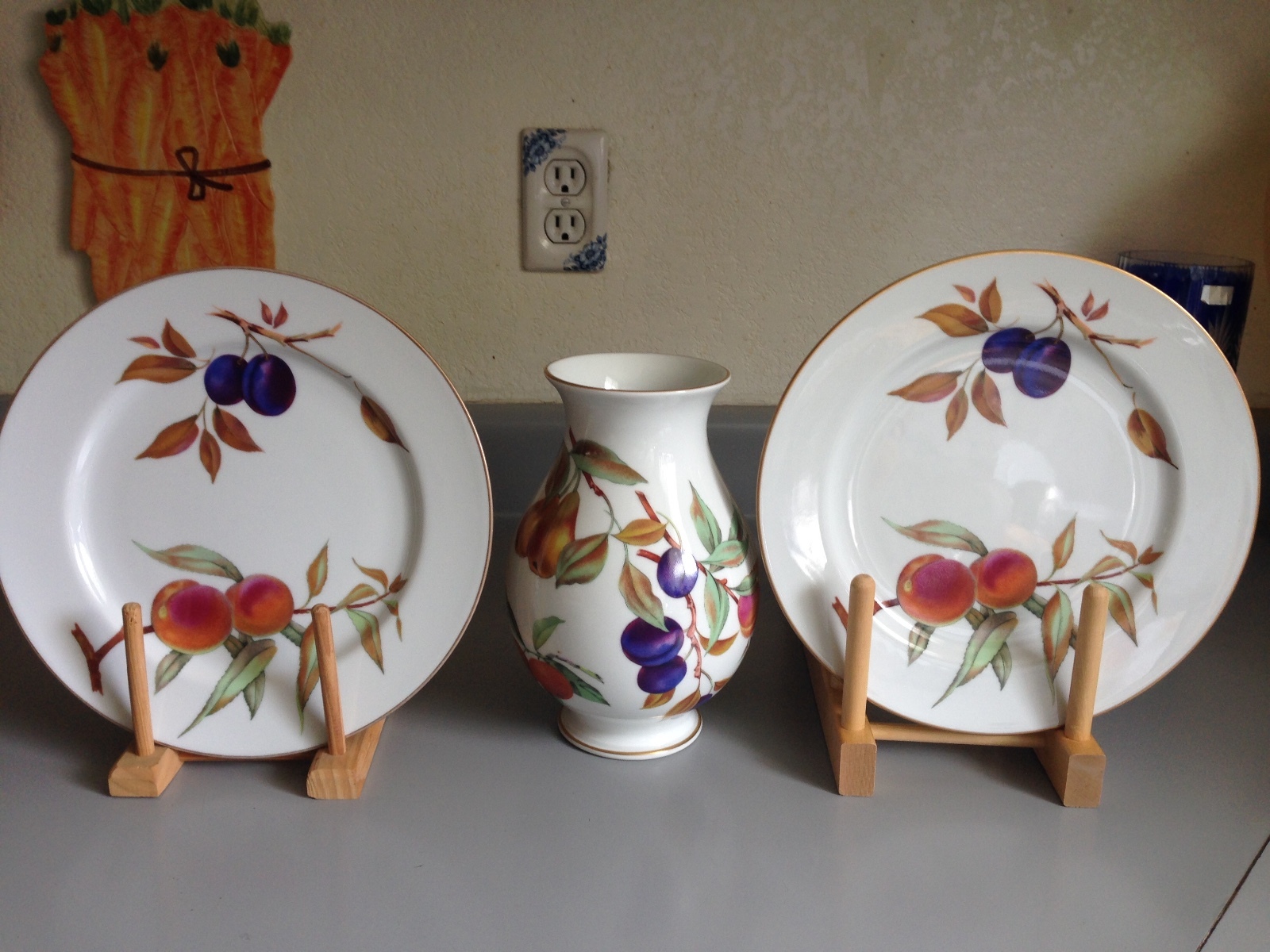 Lot of Two (2) 10" Salad Plate & 8" Vase Royal Worcester Evesham