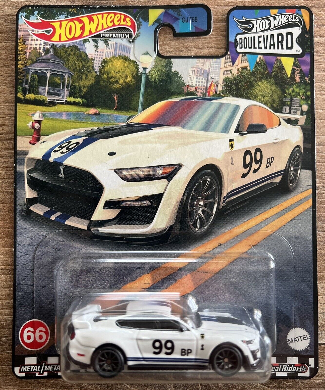 HOT WHEELS PREMIUM BOULEVARD 2020 FORD MUSTANG SHELBY GT500 1:64