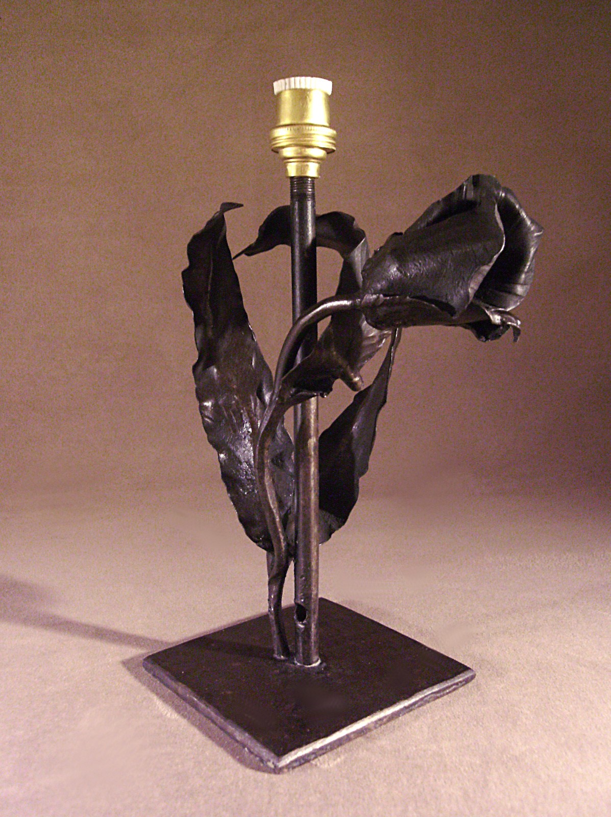 Pied de lampe art déco en fer forgé Fernand Carion