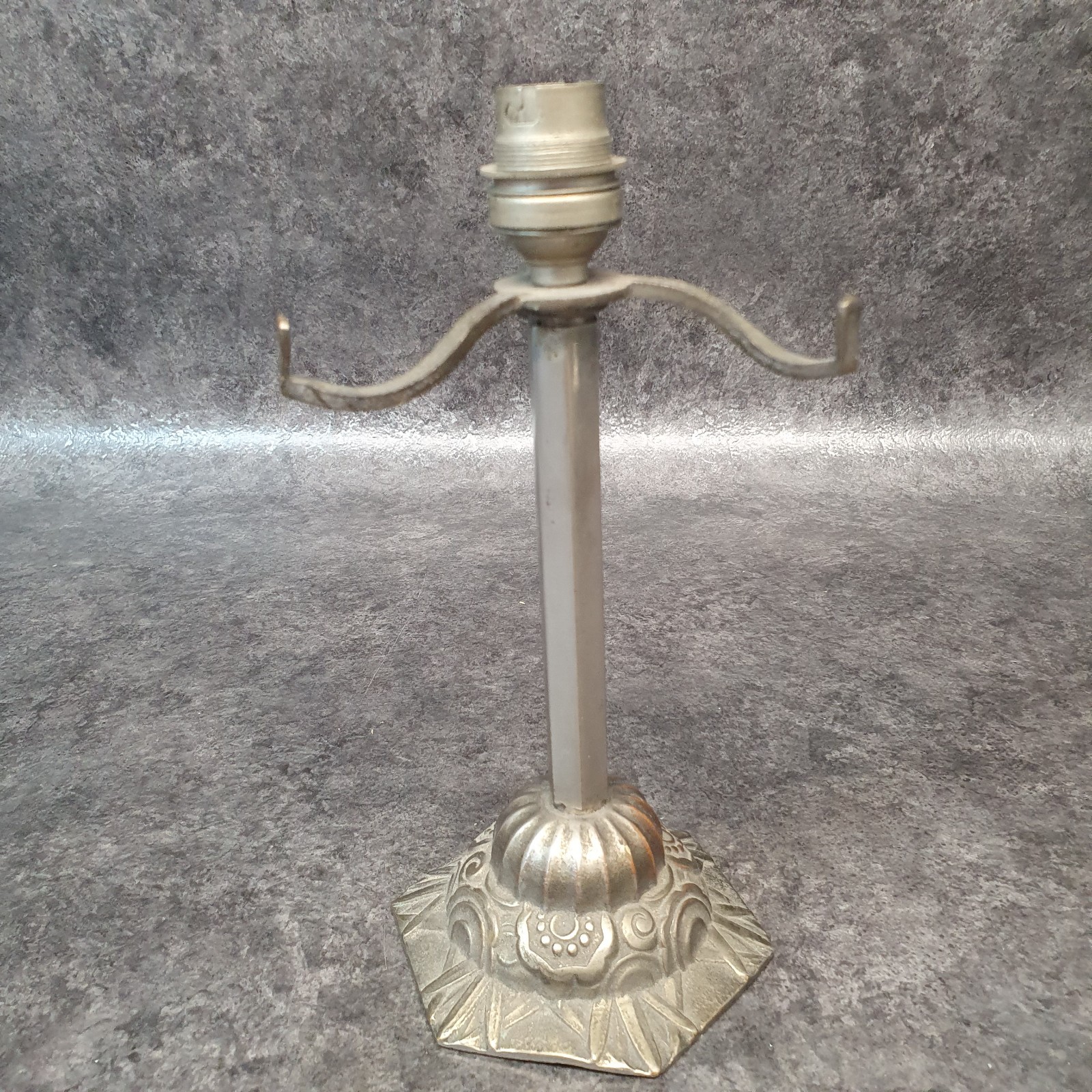 Ancien pied de lampe en bronze argenté d'époque art déco 1930 ref AP197