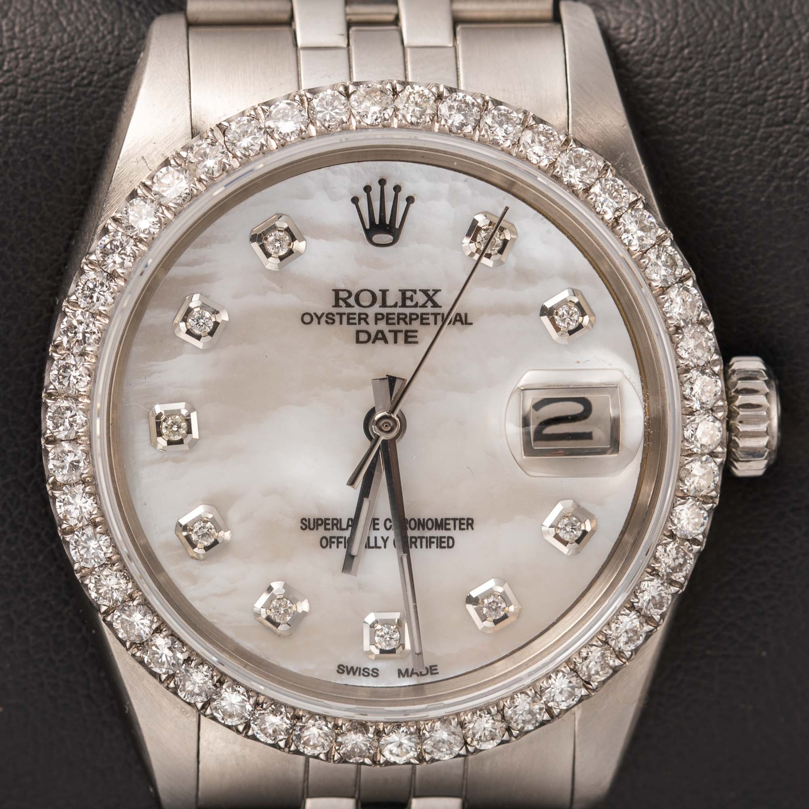 Montre Rolex Datejust 1501 Avec Lunette En Diamants 34Mm Cadran En Nacre, 2.20Ct