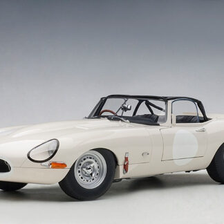 1:18 Autoart Jaguar E-Type Coupe Lightweight 1963 White AA73649 Modellino