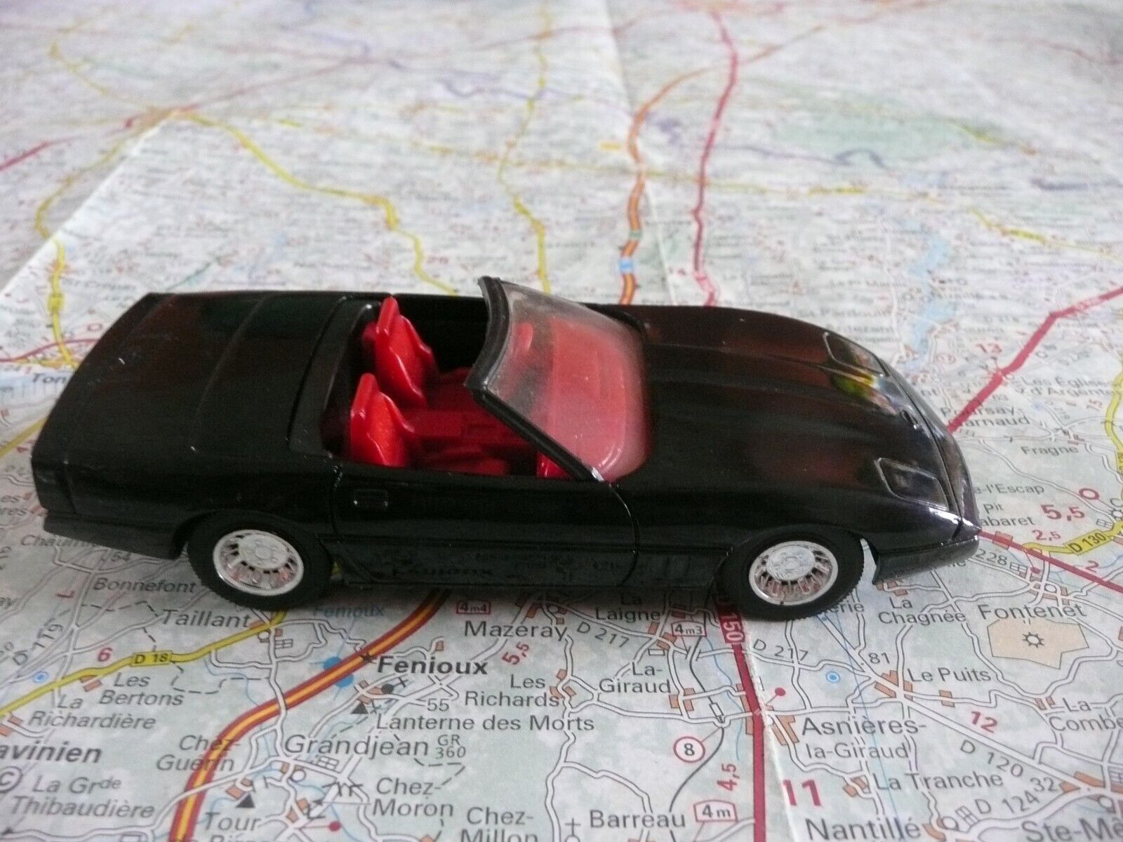 CHEVROLET Corvette Cabriolet Ancienne SOLIDO Hachette 1/43