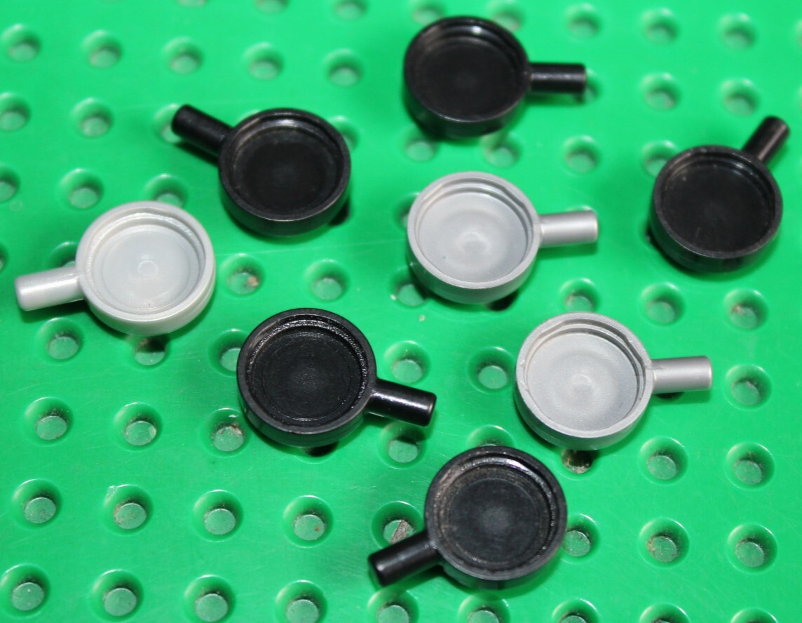 8 x Lego Minifigure,Utensil Frying Pan ref 4528 set 5955 6490 6376 2879 6414 710