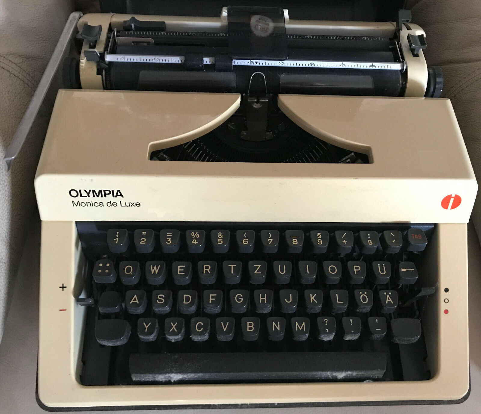 Olympia Monica de Luxe Voyage à Écrire Vintage Antique Objet Collection ! Koffe