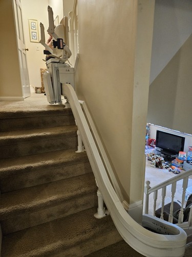 Acorn 180 Curved Stairlift great condition PICK UP ONLY IN NJ