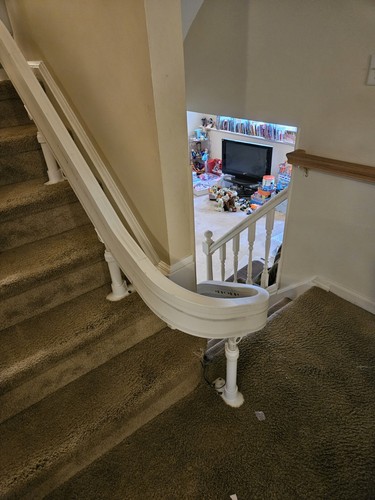 Acorn 180 Curved Stairlift great condition PICK UP ONLY IN NJ