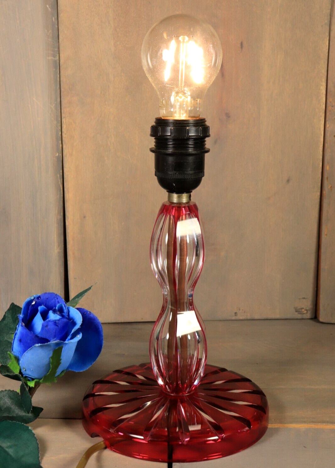 Ancien Lampe de Table VAL SAINT LAMBERT Art Déco en Cristal Taillé Rouge Doublé