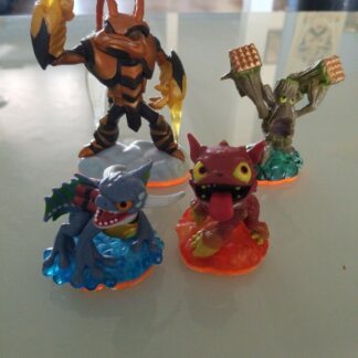 Skylanders giants 5 Figurines Included