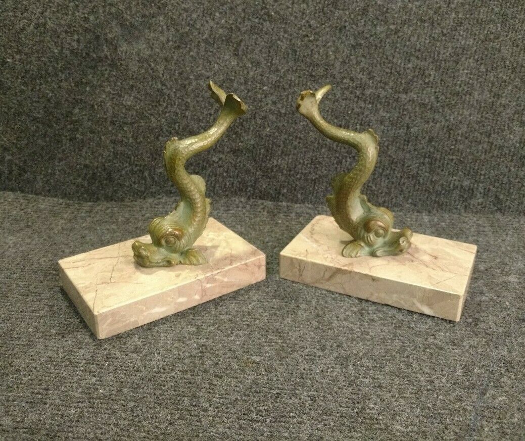 Beaux Serre-livres bronze et marbre art déco 30-40 figurant des dauphins