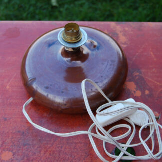 Pied de lampe signé dessous, rond  //C8//