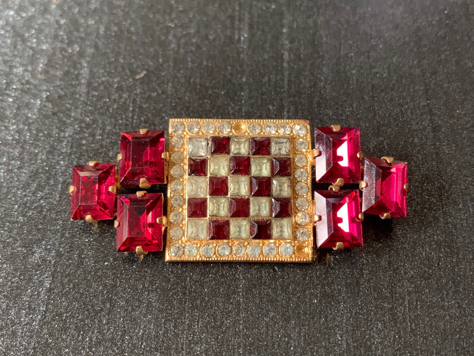 Broche art déco dorée fushia et zircon - Vintage