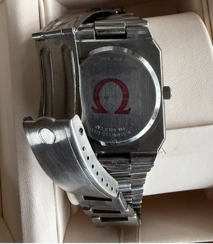 Vintage Omega Constellation Quartz Chronometer 14k Gold Cap Bezel w/Box & Papers