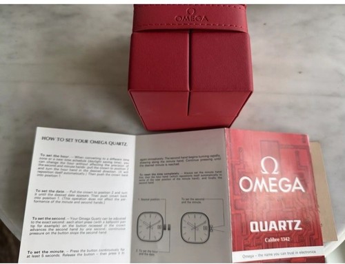 Vintage Omega Constellation Quartz Chronometer 14k Gold Cap Bezel w/Box & Papers